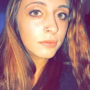 Meet your Posher, Claudia