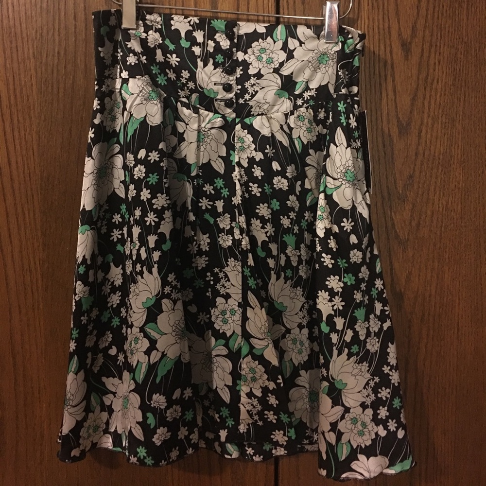 NWT Size 4 Floral H&M Skirt