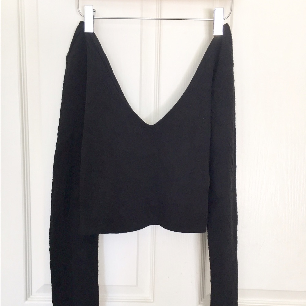 Long Sleeve Black Crop