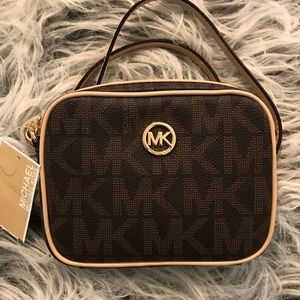 Michael kors crossbody small