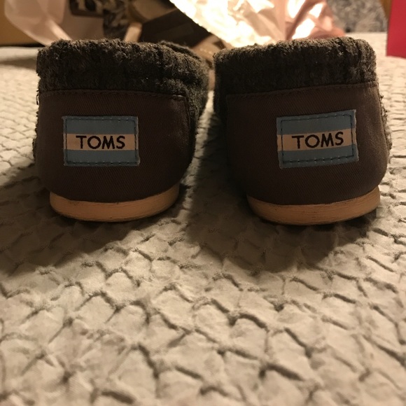 Toms - Picture 2 of 2