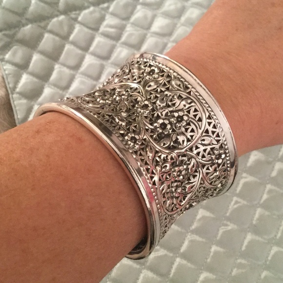 Vintage .925 Sterling Silver Pierced Cuff Bracelet - Picture 4 of 5