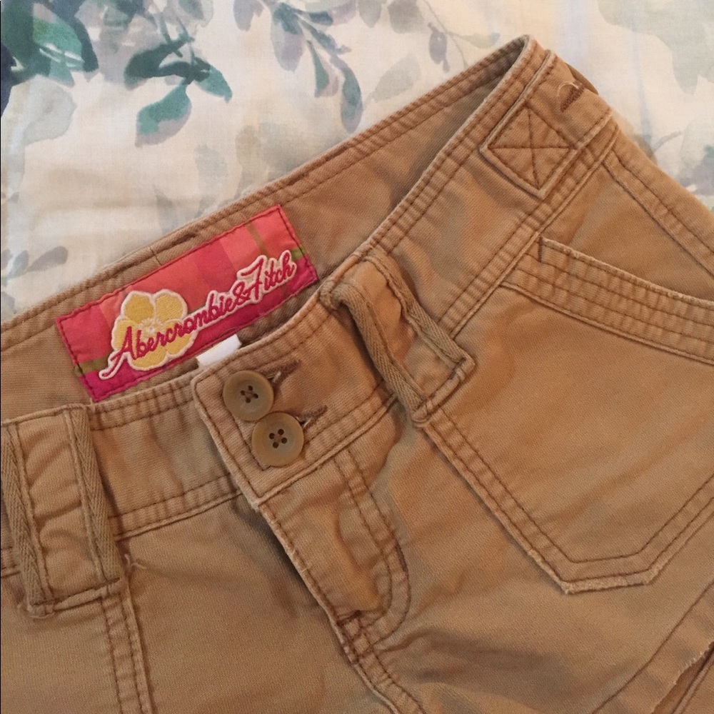 Like new Abercrombie & Fitch khaki shorts