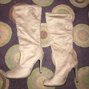Tan heel SUADE boots!