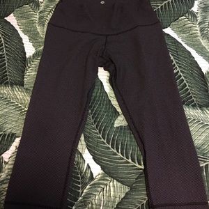 Lululemon hi rise crops