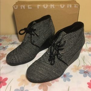 New toms women's 7 booties wedge