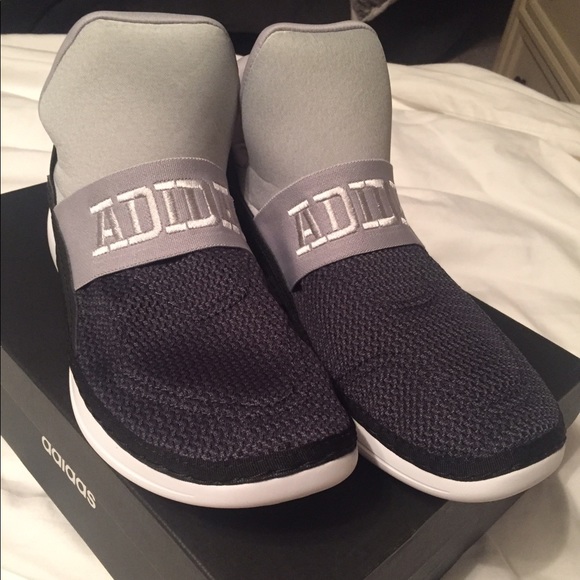 le adidas nero e grigio cloudfoam scarpe poshmark le adidas nero e grigio cloudfoam scarpe poshmark