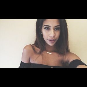 Meet your Posher, Alia