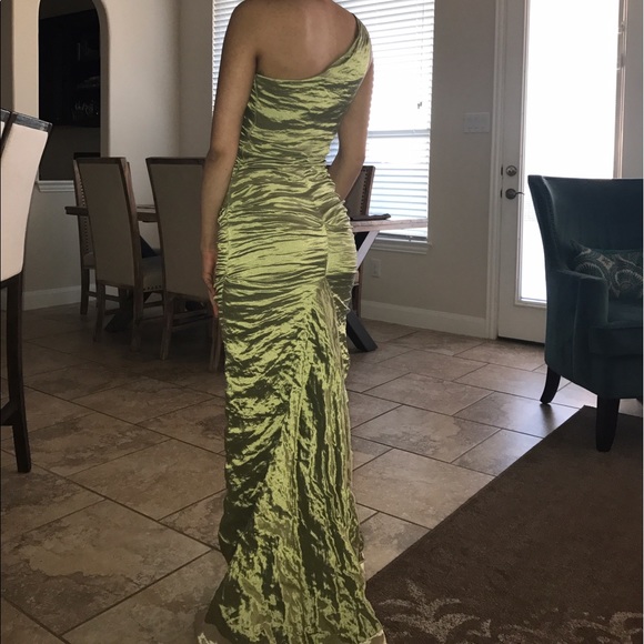Nicole Miller Green One Shoulder Dress - Picture 2 of 6