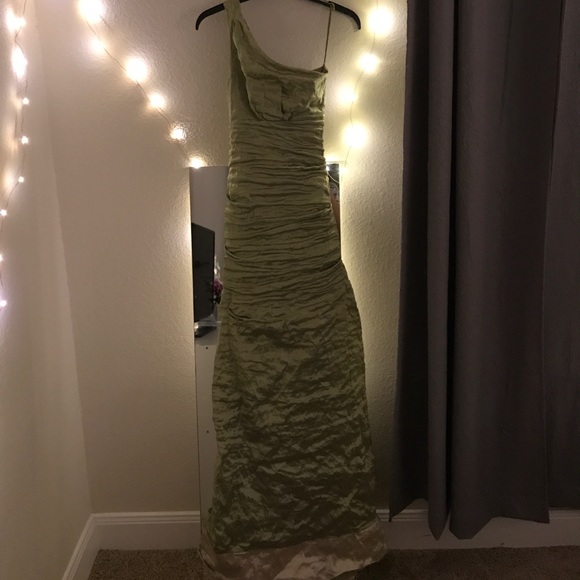 Nicole Miller Green One Shoulder Dress - Picture 4 of 6