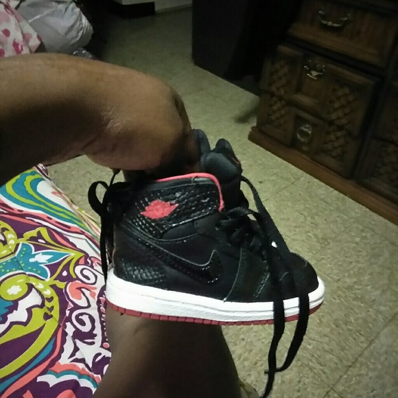 Jordan 1"s - Picture 2 of 3