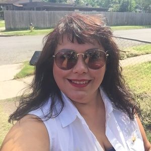 Meet your Posher, Lorraine