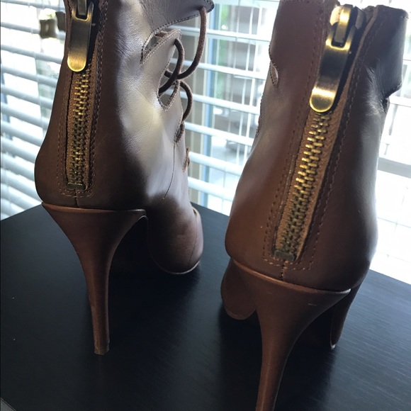 Brown heels - Picture 2 of 3