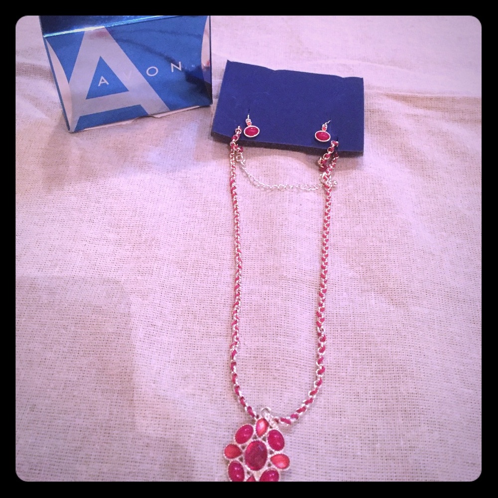 Avon necklace and earrings combo