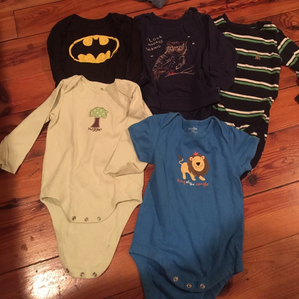 EUC Gap 12-18 months onesie bundle