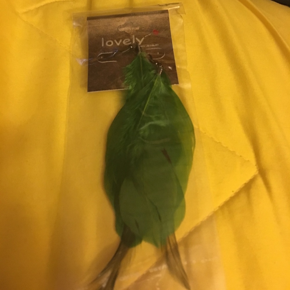 Beautiful green feather earrings