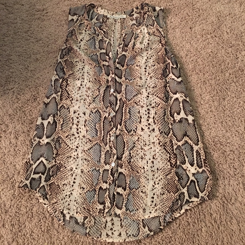 Danielrainn Snake skin button up top!
