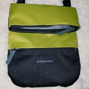 Crossbody Sherpani bag