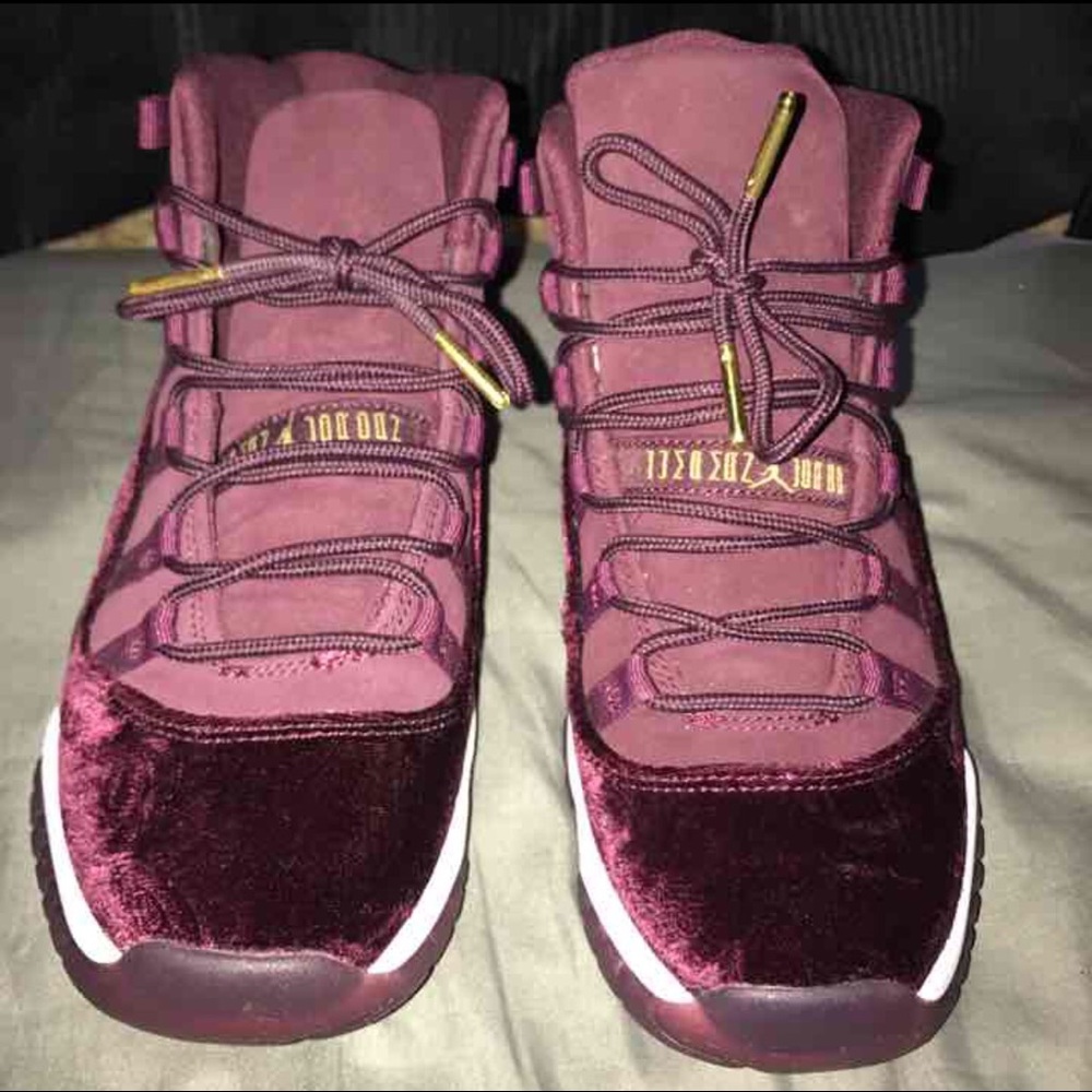 Maroon Velvet 11's. Size 6youth