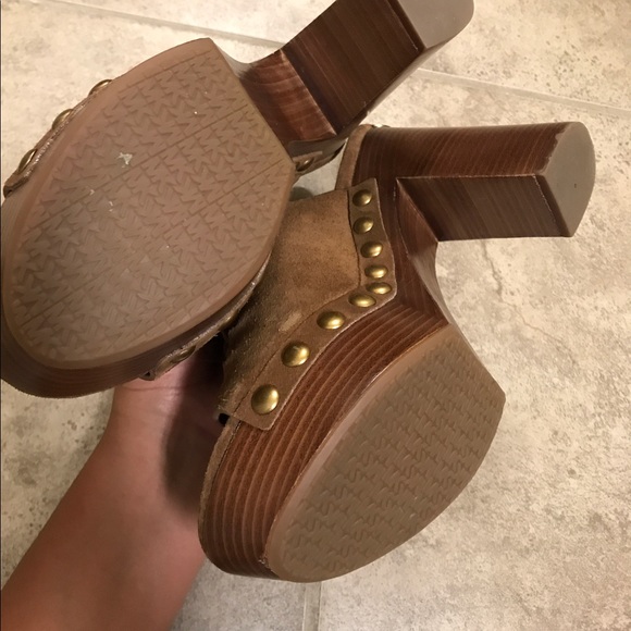 Sold - Picture 3 of 5