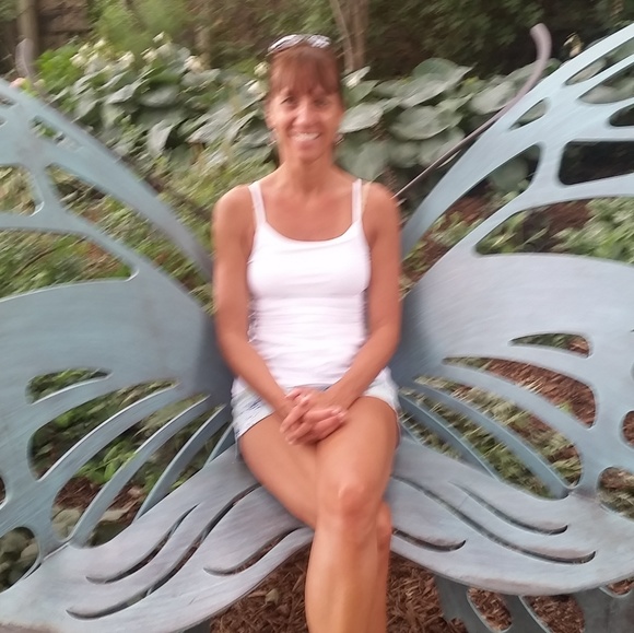 Meet your Posher, Danelle - Picture 1 of 1