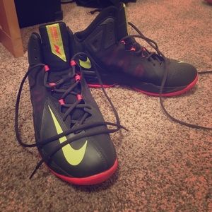 Size 9 Nike basketball shoes