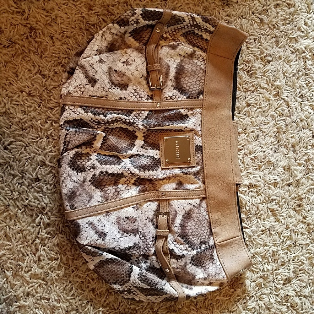 Miche demi shell