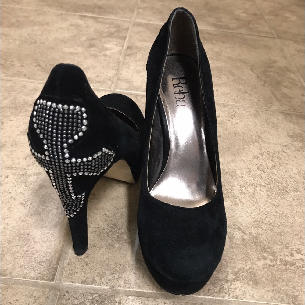 Reba McEntire black cross shoes
