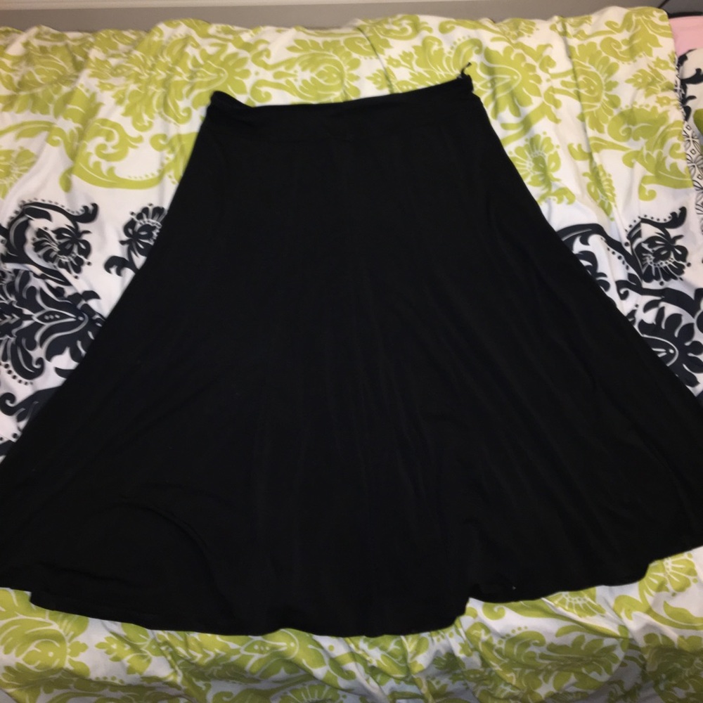 Nine West black stretchy long flare skirt
