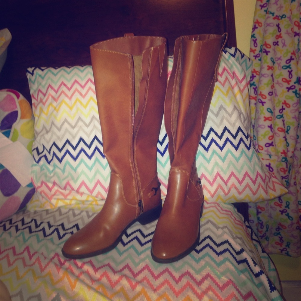 Brown leather "SAM & LIBBY" zipped up boots