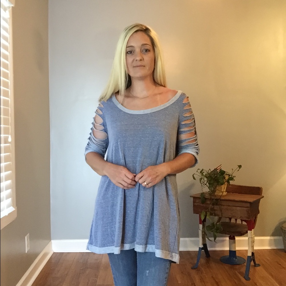 Cut Out Sleeve Top - Picture 3 of 5
