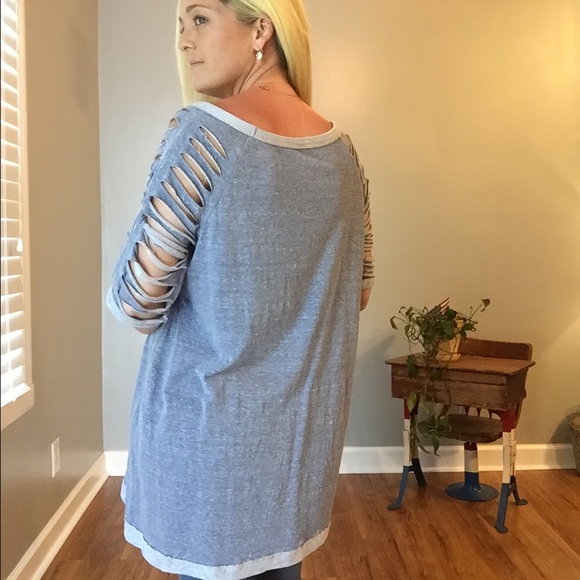 Cut Out Sleeve Top - Picture 5 of 5