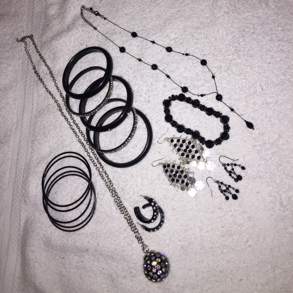 Black jewelry sets