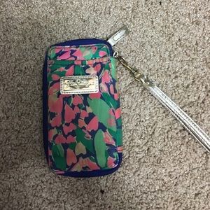 Lilli Pulitzer cute wristlet with id slot