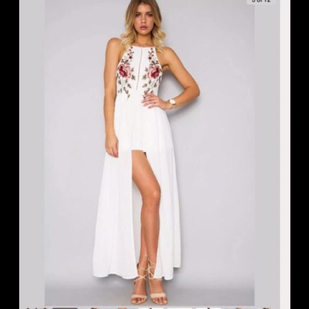 NWT maxi dress with embroided flowers