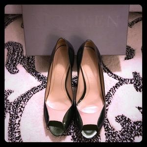 Alexander McQueen green peeptoe pumps. Size 37