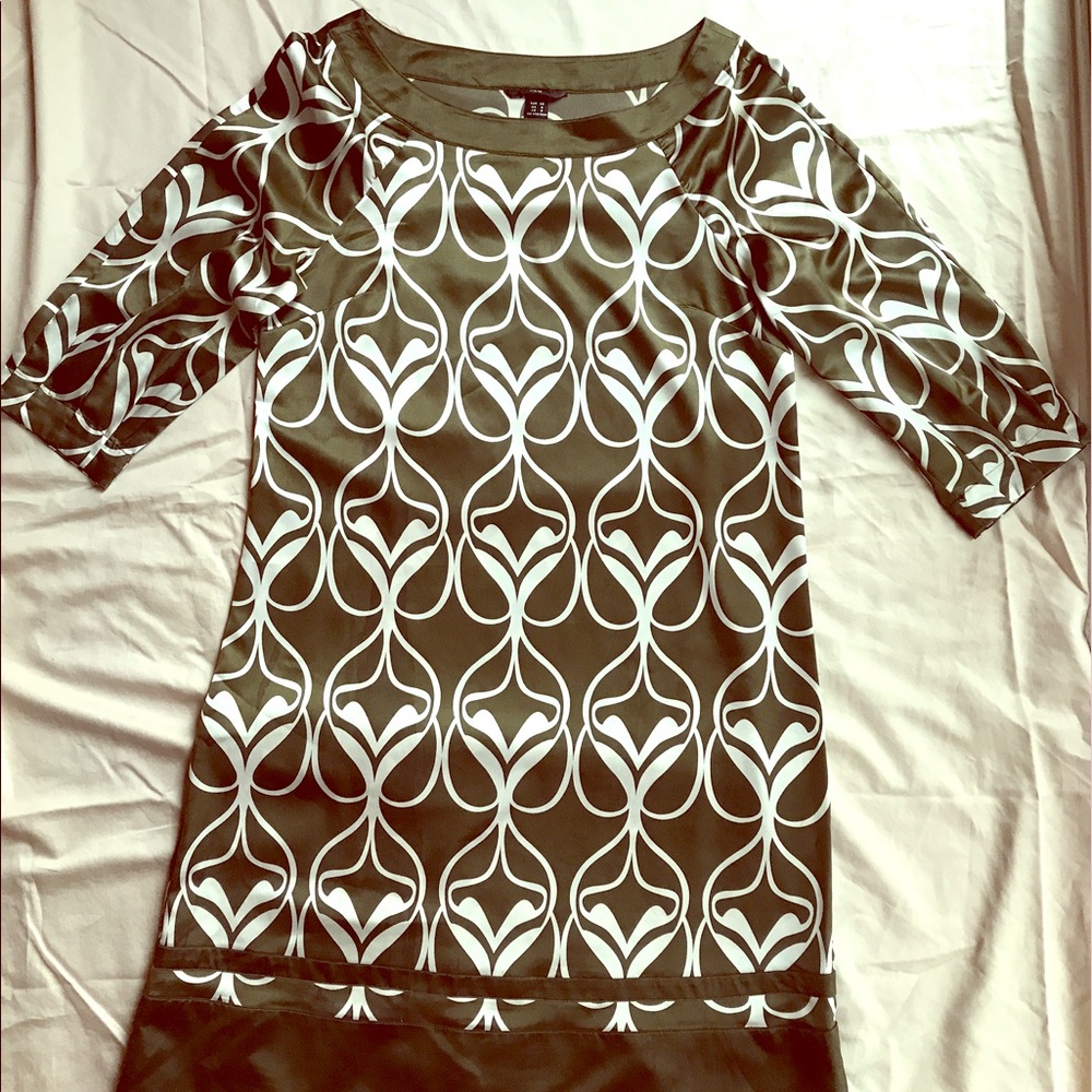 H&M Olive Green Pattern 3/4 Sleeve Dress