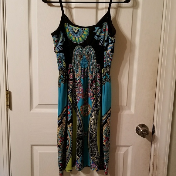 🛒🛒🛒CLOSET CLEAR OUT Fun patterned dress - Picture 2 of 3
