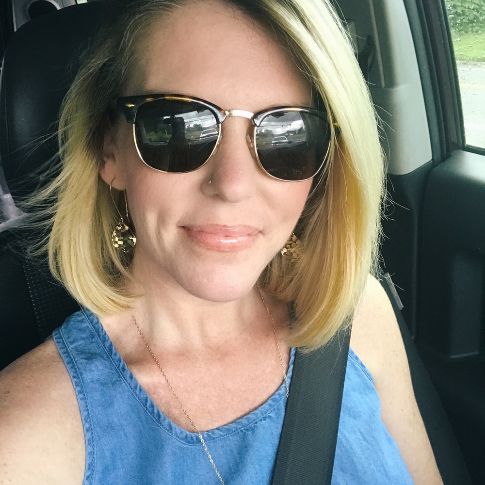 Meet your Posher, Michele