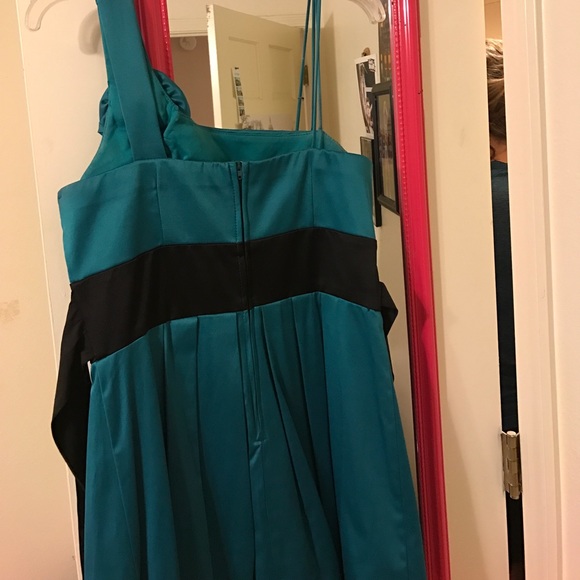 Dress - Picture 2 of 2