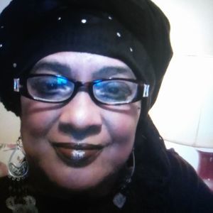 Meet your Posher, Dinah