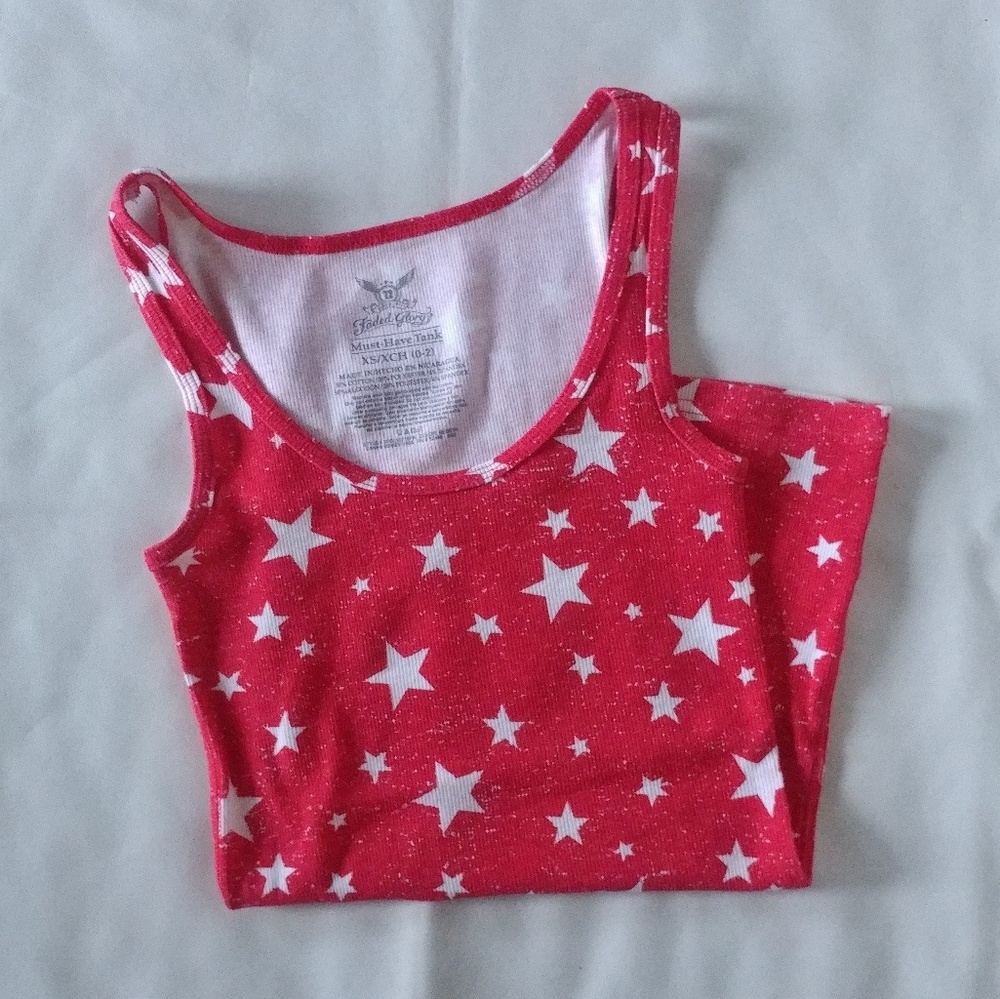 NWOT🔺 red w/white star "must have tank"