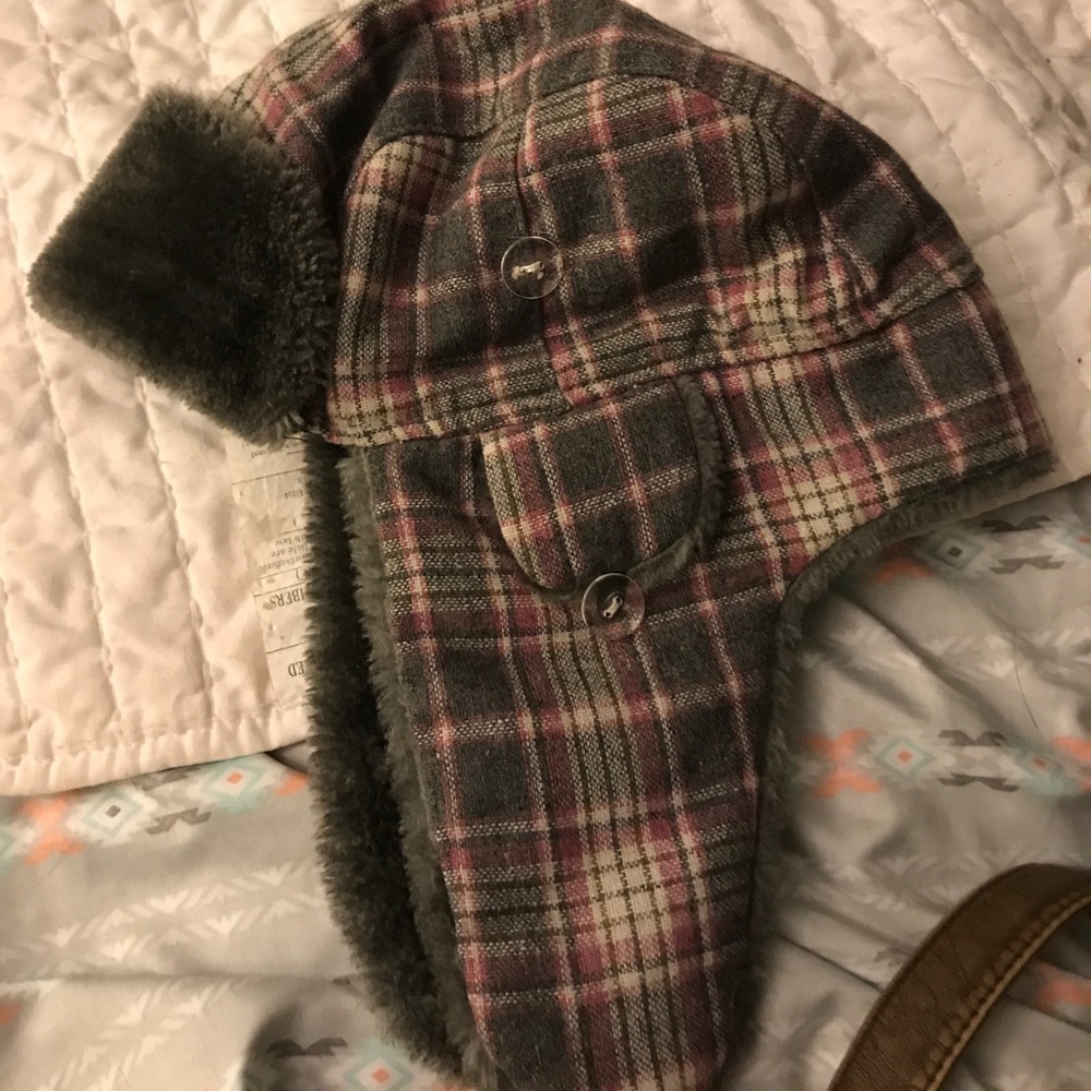 Winter hat - Picture 3 of 3