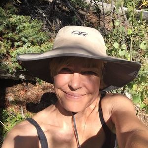 Meet your Posher, Leanne