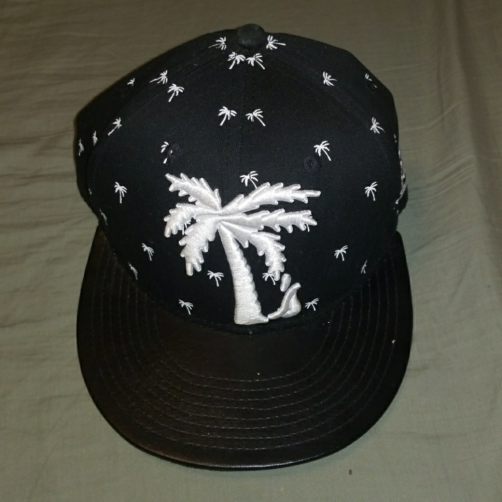 Blvd snapback