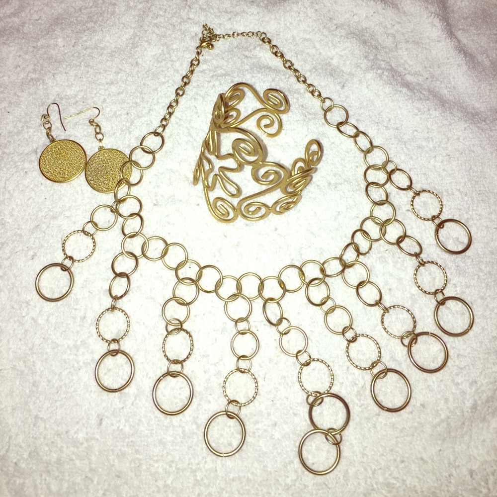 Good jewelry set