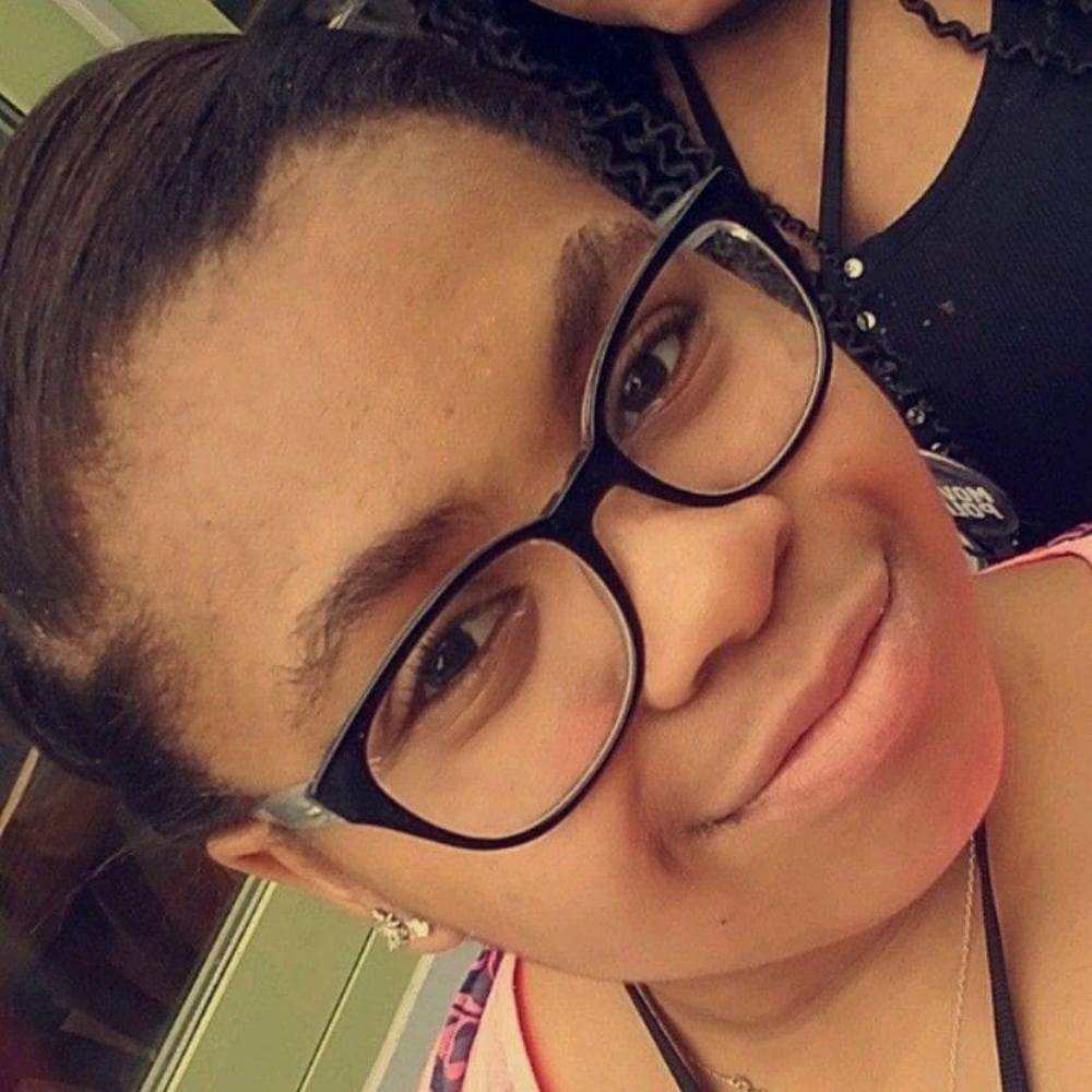 Meet your Posher, Danya