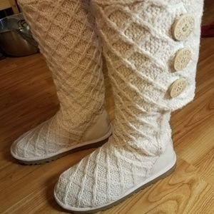 UGG BOOTS