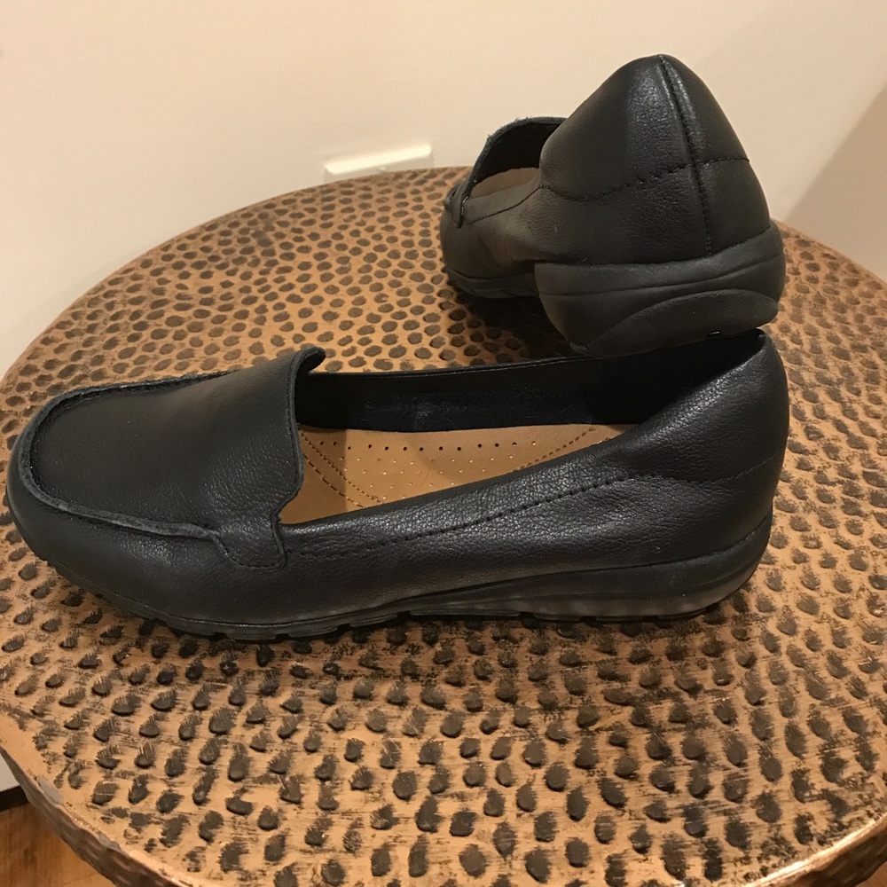Easy Spirit Black flats