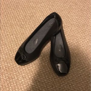 SAS Cocoa-A black bow flats. 8.5W new in box